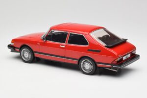 Saab 900 GL Sarkans MCG 1:18 MCG18340 Metāls — attēls 4 no 6