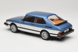Saab 900 Turbo Blue Metallic MCG 1:18 MCG18261MCW Metāls — attēls 5 no 6