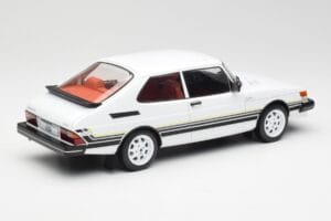 Saab 900 Turbo Balts MCG 1:18 MCG18339 Metāls — attēls 2 no 6