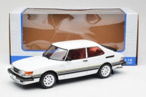Saab 900 Turbo Balts MCG 1:18 MCG18339 Metāls — attēls 6 no 6