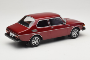 Saab 99 EMS Metallic Sarkans MCG 1:18 MCG18441 Metāls — attēls 2 no 6