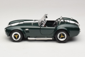 Shelby Cobra 427 S/C Tumši Zaļš Baltas Svītras Road Signature 1:18 92058-P1 Metāls — attēls 4 no 8