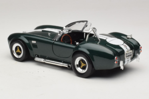 Shelby Cobra 427 S/C Tumši Zaļš Baltas Svītras Road Signature 1:18 92058-P1 Metāls — attēls 7 no 8