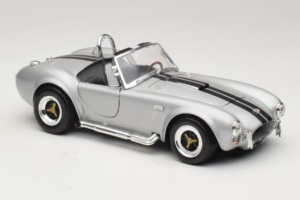 Shelby Cobra 427S/C Sudrabs Ar Melnām Svītrām Road Signature 1:18 92058 Metāls — attēls 6 no 8