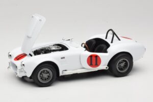 Shelby Cobra 427 S/C Balts Auto World 1:18 AWSS104 Metāls — attēls 2 no 8