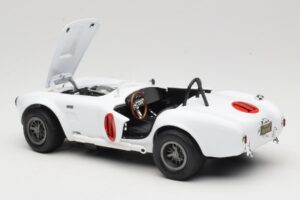 Shelby Cobra 427 S/C Balts Auto World 1:18 AWSS104 Metāls — attēls 5 no 8