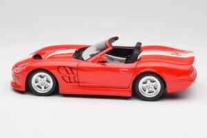 Shelby Series 1 Kabriolets Sarkans Bburago 1:18 3353 Metāls — attēls 4 no 8