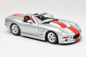 Shelby Series 1 Sudrabs Bburago 1:18 3323 Metāls — attēls 6 no 8