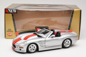 Shelby Series 1 Sudrabs Bburago 1:18 3323 Metāls — attēls 8 no 8