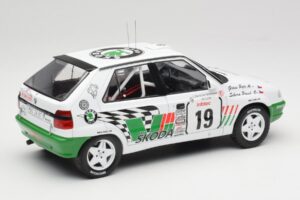 Skoda Felicia Kit Car #19 P. Sibera / P. Gross Tour de Corse 1995 IXO 1:18 18RMC149B Metāls — attēls 2 no 6