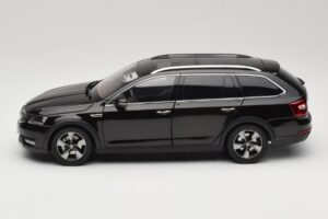 Skoda Octavia Mk4 Combi Brūns Paudi Model 1:18 ZMR000005BRA Metāls — attēls 4 no 8