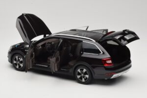 Skoda Octavia Mk4 Combi Brūns Paudi Model 1:18 ZMR000005BRA Metāls — attēls 5 no 8