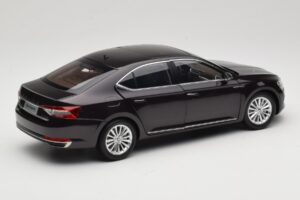 Skoda Superb Mk3 Melns Paudi Model 1:18 ZSS000006BLA Metāls — attēls 3 no 8