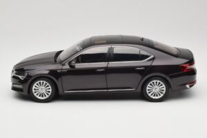 Skoda Superb Mk3 Melns Paudi Model 1:18 ZSS000006BLA Metāls — attēls 4 no 8