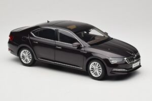 Skoda Superb Mk3 Melns Paudi Model 1:18 ZSS000006BLA Metāls — attēls 6 no 8