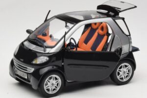Smart Fortwo Melns Kyosho 1:18 0004830V000C08Q00 Metāls — attēls 2 no 8