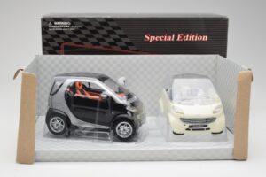 Smart Fortwo Melns & Balts Maisto 1:18 56045 Metāls — attēls 2 no 3