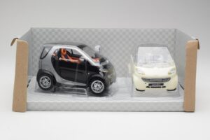 Smart Fortwo Melns & Balts Maisto 1:18 56045 Metāls