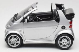 Smart Fortwo W450 Brabus Cabrio Sudrabs Dīleru Izdevums Kyosho 1:18 0017769V001C05Q00 Metāls — attēls 4 no 8