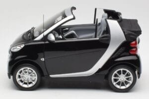 Smart Fortwo Kabriolets W451 Melns & Sudrabs Minichamps 1:18 Q0022566V001C18Q00 Metāls — attēls 4 no 8