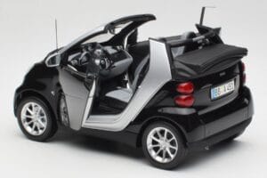 Smart Fortwo Kabriolets W451 Melns & Sudrabs Minichamps 1:18 Q0022566V001C18Q00 Metāls — attēls 5 no 8