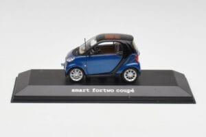Smart Fortwo Coupe Aqua Zils Metallic & Melns Minichamps 1:43 Q0022558V001C77Q00 Metāls