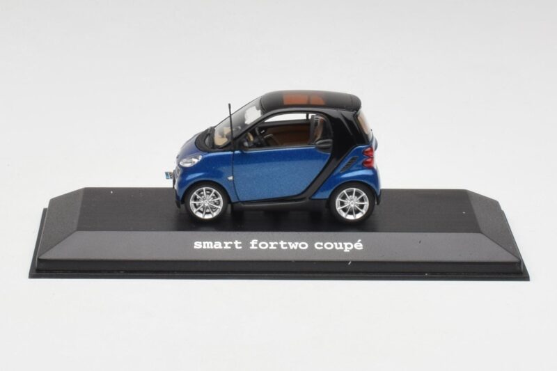 Smart Fortwo Coupe Aqua Zils Metallic & Melns Minichamps 1:43 Q0022558V001C77Q00 Metāls