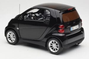 Smart Fortwo Coupe W451 Deep Melns Minichamps 1:18 Q0022563V001C02Q00 Metāls — attēls 7 no 8