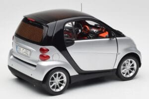 Smart Fortwo Coupe W451 Sudrabs & Melns Minichamps 1:18 Q0022528V001C75Q00 Metāls — attēls 3 no 8