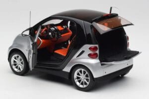 Smart Fortwo Coupe W451 Sudrabs & Melns Minichamps 1:18 Q0022528V001C75Q00 Metāls — attēls 5 no 8