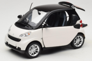 Smart Fortwo 451 Coupe Balts Melns Minichamps 1:18 150036302 Metāls — attēls 2 no 8