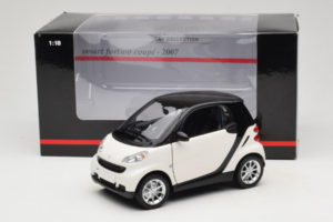 Smart Fortwo 451 Coupe Balts Melns Minichamps 1:18 150036302 Metāls — attēls 8 no 8
