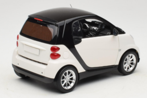 Smart Fortwo 451 Coupe Balts Melns Minichamps 1:18 150036302 Metāls — attēls 3 no 8