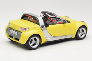 Smart Roadster 452 Dzeltens Bburago 1:18 34099-M2 Metāls — attēls 3 no 8