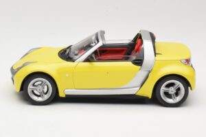 Smart Roadster 452 Dzeltens Bburago 1:18 34099-M2 Metāls — attēls 4 no 8
