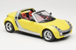 Smart Roadster 452 Dzeltens Bburago 1:18 34099-M2 Metāls — attēls 6 no 8