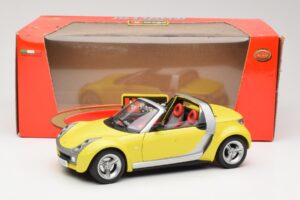 Smart Roadster 452 Dzeltens Bburago 1:18 34099-M2 Metāls — attēls 8 no 8