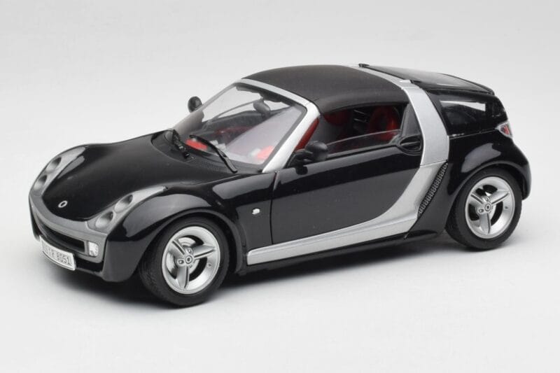 Smart Roadster Tumšzils Bburago 1:18 34917 Metāls