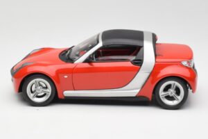 Smart Roadster Sarkans Bburago 1:18 34099 Metāls — attēls 4 no 8