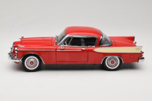 Studebaker Golden Hawk Apache Red Motor City 1:18 80009 Metāls — attēls 4 no 8