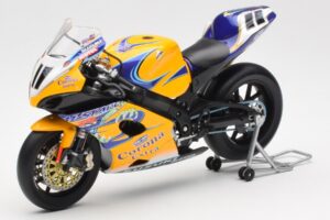 Suzuki GSX-R 1000 Team Alstare Corona Extra T. Corser WSB 2005 Minichamps 1:12 122052211 Metāls — attēls 2 no 6