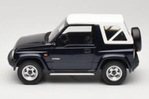 Suzuki Vitara Cabrio JLX Deep Blue Pearl Metallic Otto 1:18 OT492 Sveķi — attēls 3 no 6