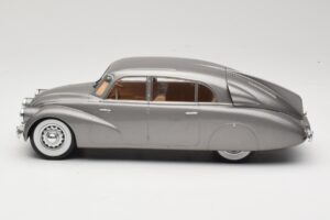 Tatra 87 Pelēks MCG 1:18 MCG18068 Metāls — attēls 3 no 6