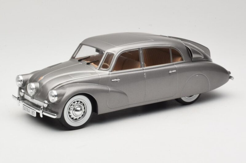 Tatra 87 Pelēks MCG 1:18 MCG18068 Metāls