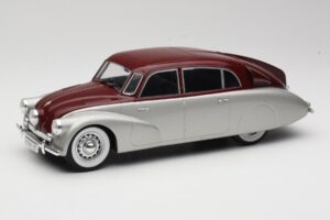 Tatra 87 Sudrabs & Tumši Sarkans MCG 1:18 MCG18067 Metāls
