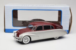 Tatra 87 Sudrabs & Tumši Sarkans MCG 1:18 MCG18067 Metāls — attēls 6 no 6