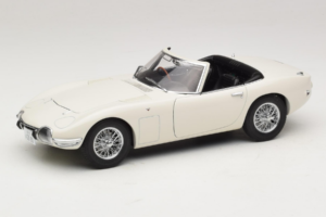 Toyota 2000 GT Kabriolets Balts James Bond Collection AUTOart 1:18 78731 Metāls