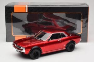 Toyota Celica 2000 GT RA21 Solar Red IXO 1:18 18CMC190 Metāls — attēls 6 no 6