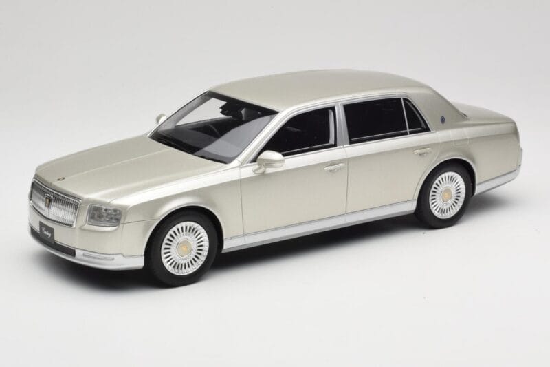 Toyota Century Silver Metallic Kyosho 1:18 KSR18036S Metāls