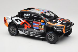 Toyota GR DKR Hilux Evo #211 H. Lategan / B. Cummings Rally Dakar 2025 IXO 1:18 18RMC237 Metāls — attēls 4 no 6